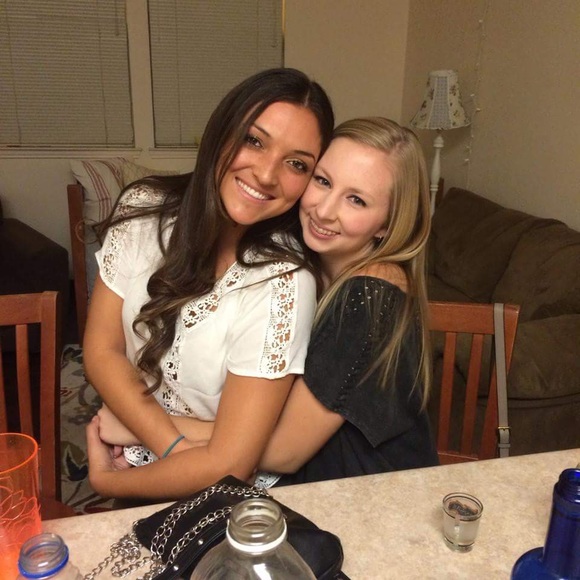 Meet your Posher, Erin - Picture 2 of 3